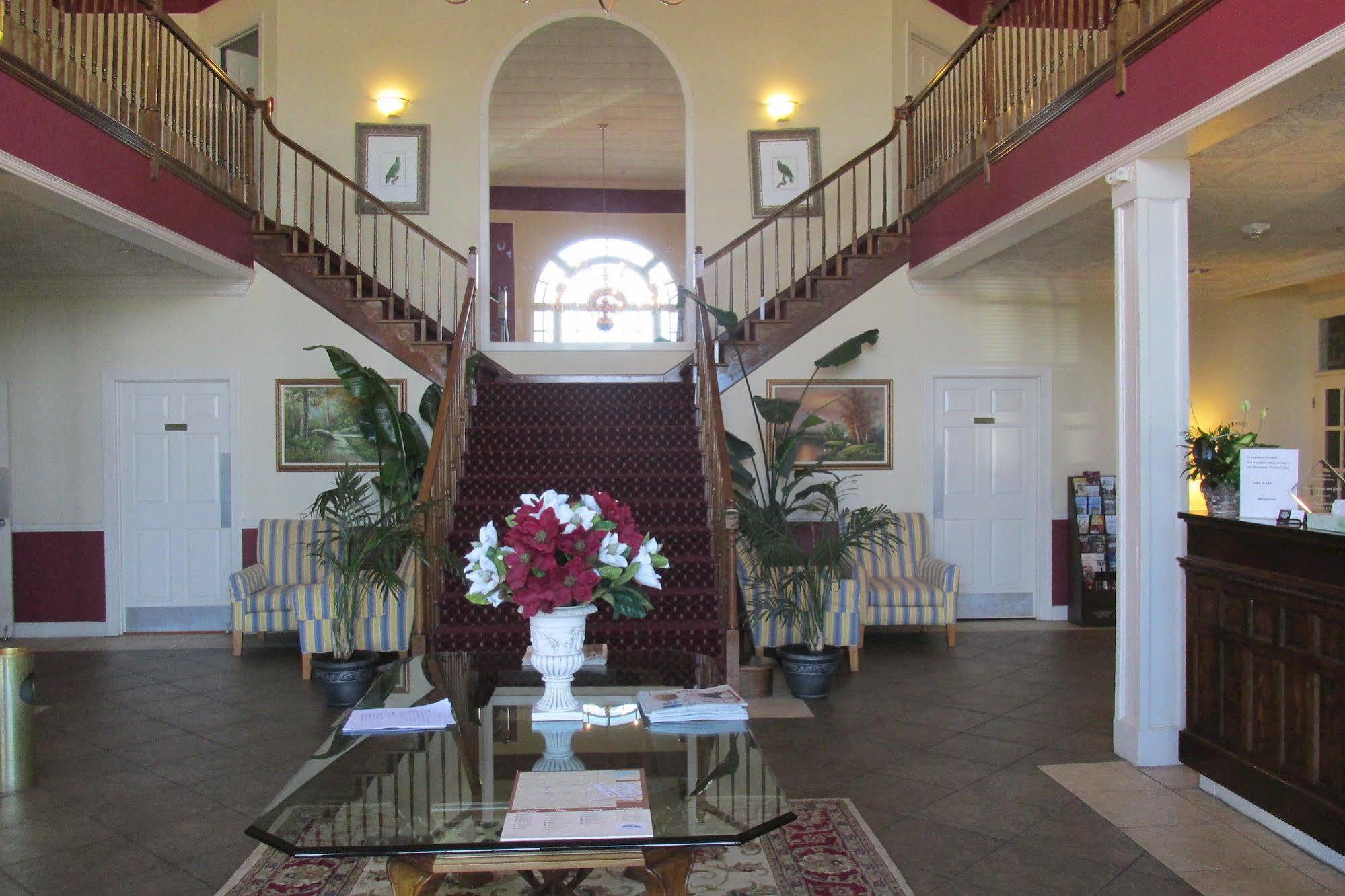 White Columns Inn 汤姆森 外观 照片